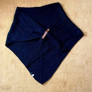 TREZO knit wrap NWOT